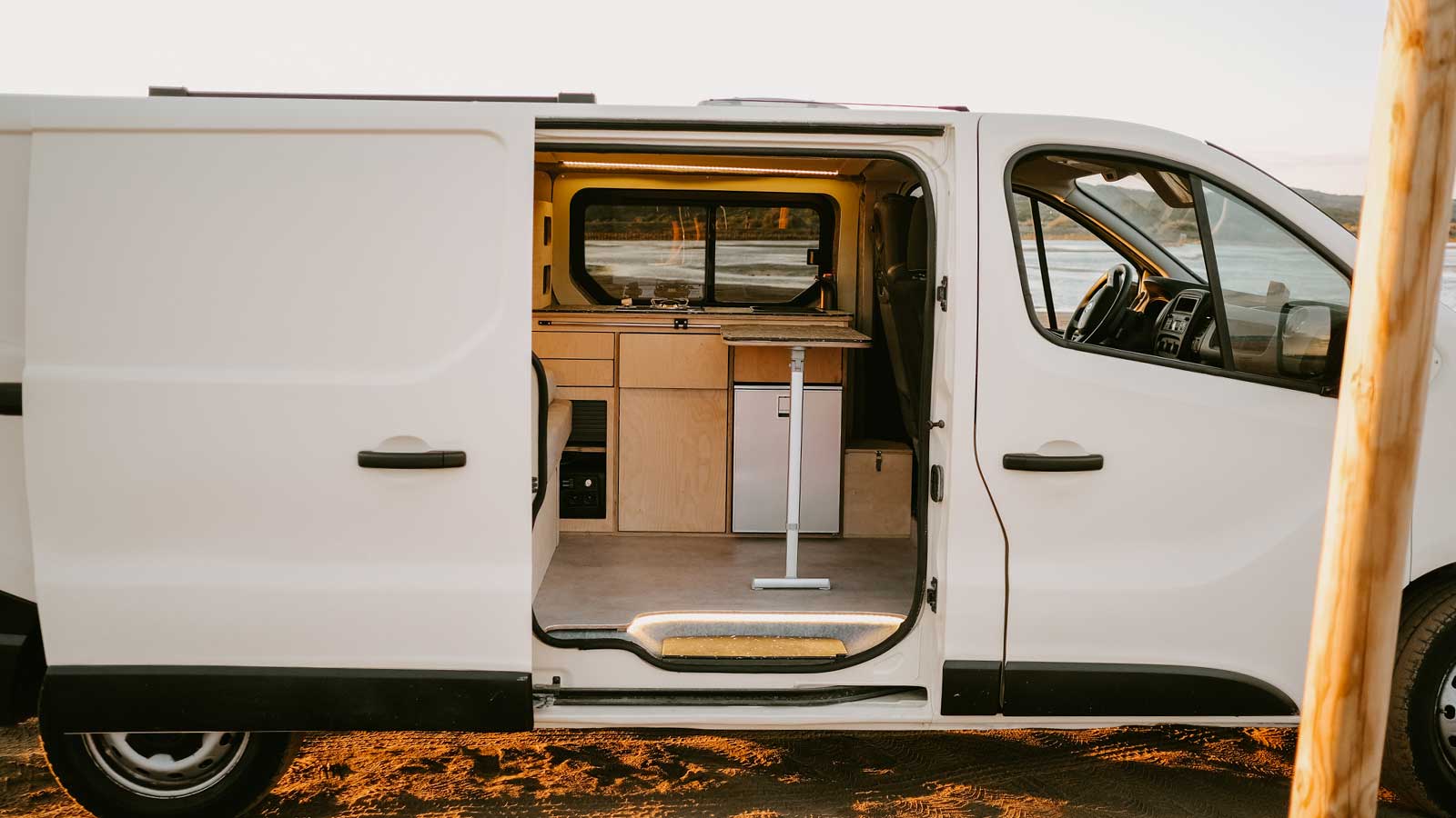 Renault Trafic 3 L2H1 aménagé avec kit Exokit par Fornomad à Narbonne