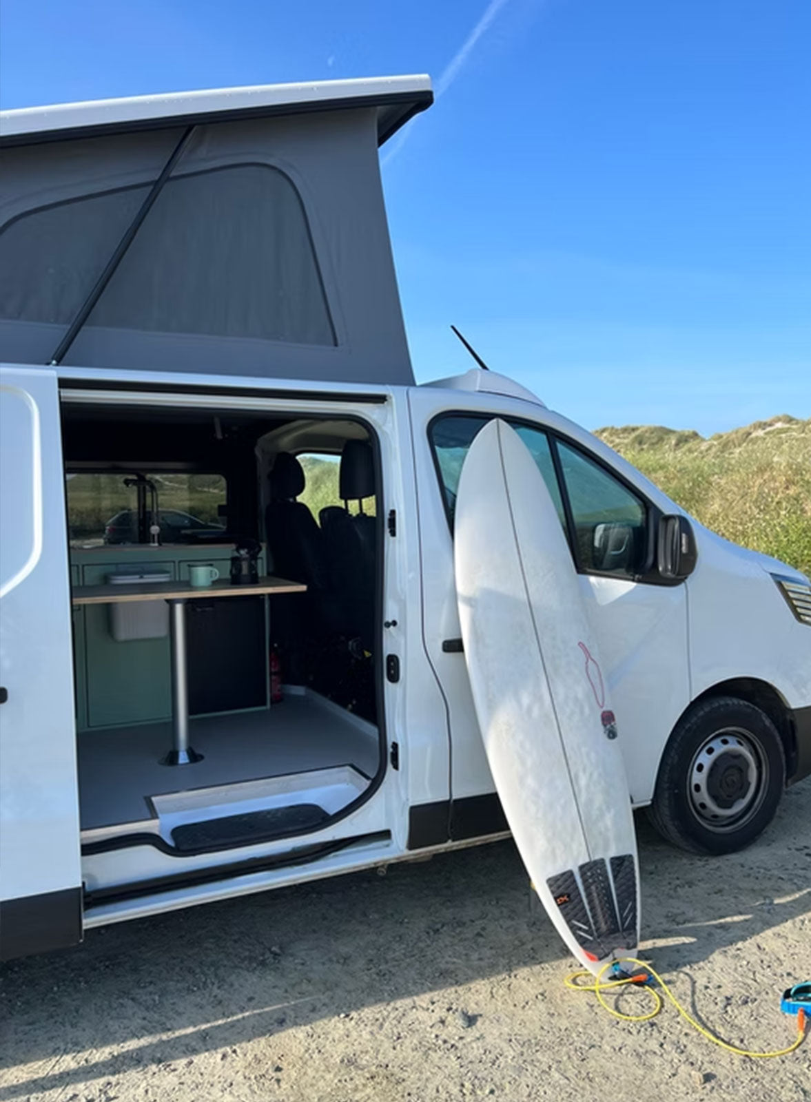 Van surf avec kit de meubles Exokit pour renault trafic L2H1