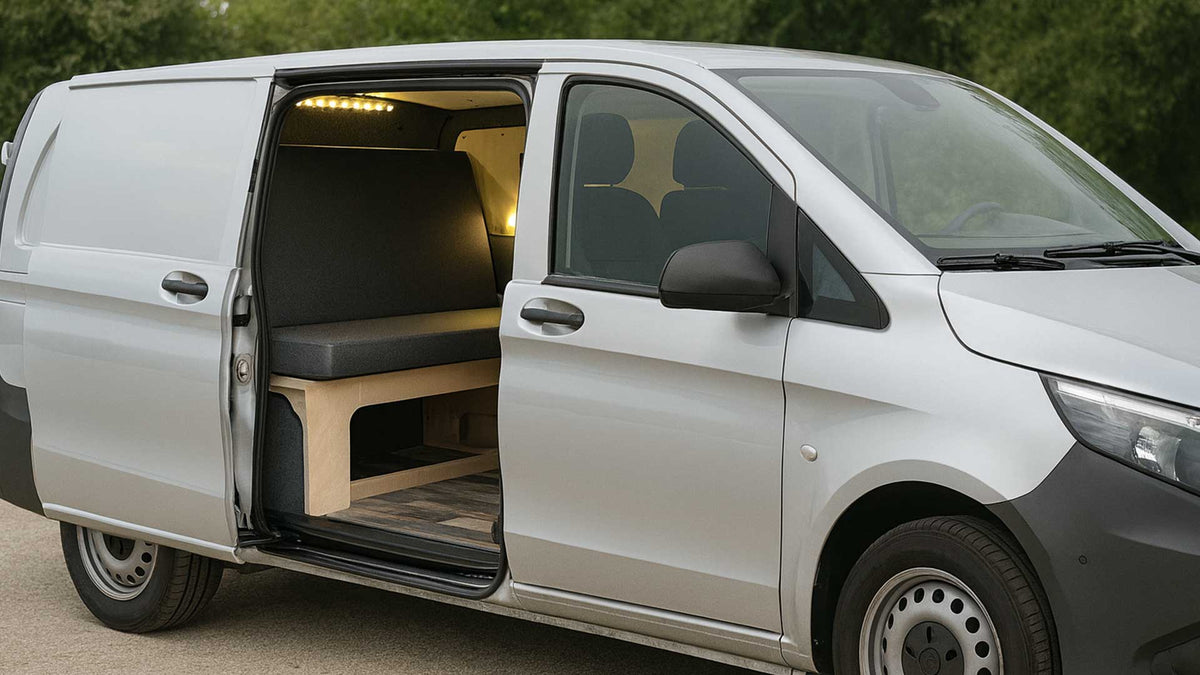 Aménagement d’un Mercedes Vito L3 avec banquette clic-clac Exokit et meuble transversal