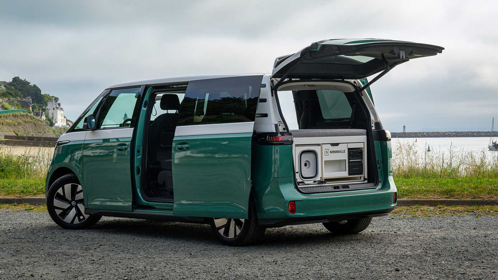 La Minimalle Exokit dans un Volkswagen ID Buzz LWB 7 places