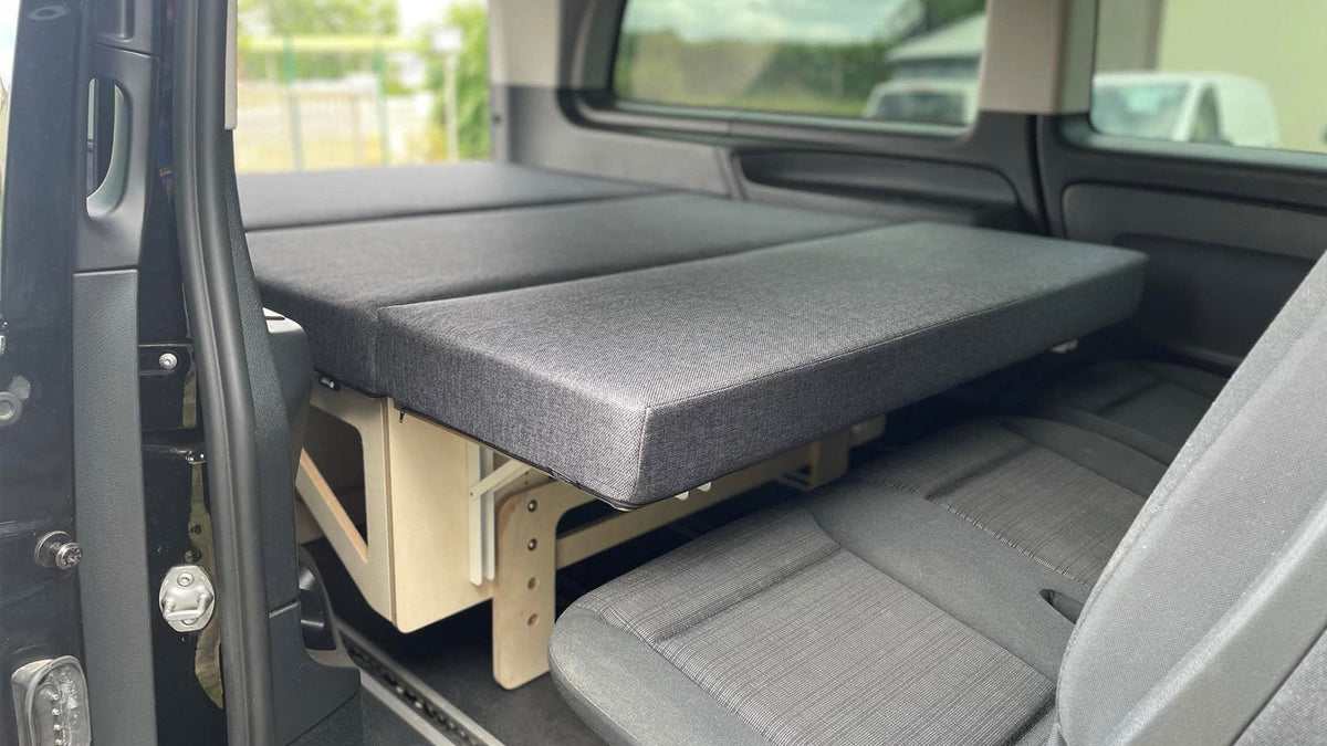 Mercedes Vito W447 Tourer 9 places avec Minimalle Exokit, aménagement modulaire par Roadstore